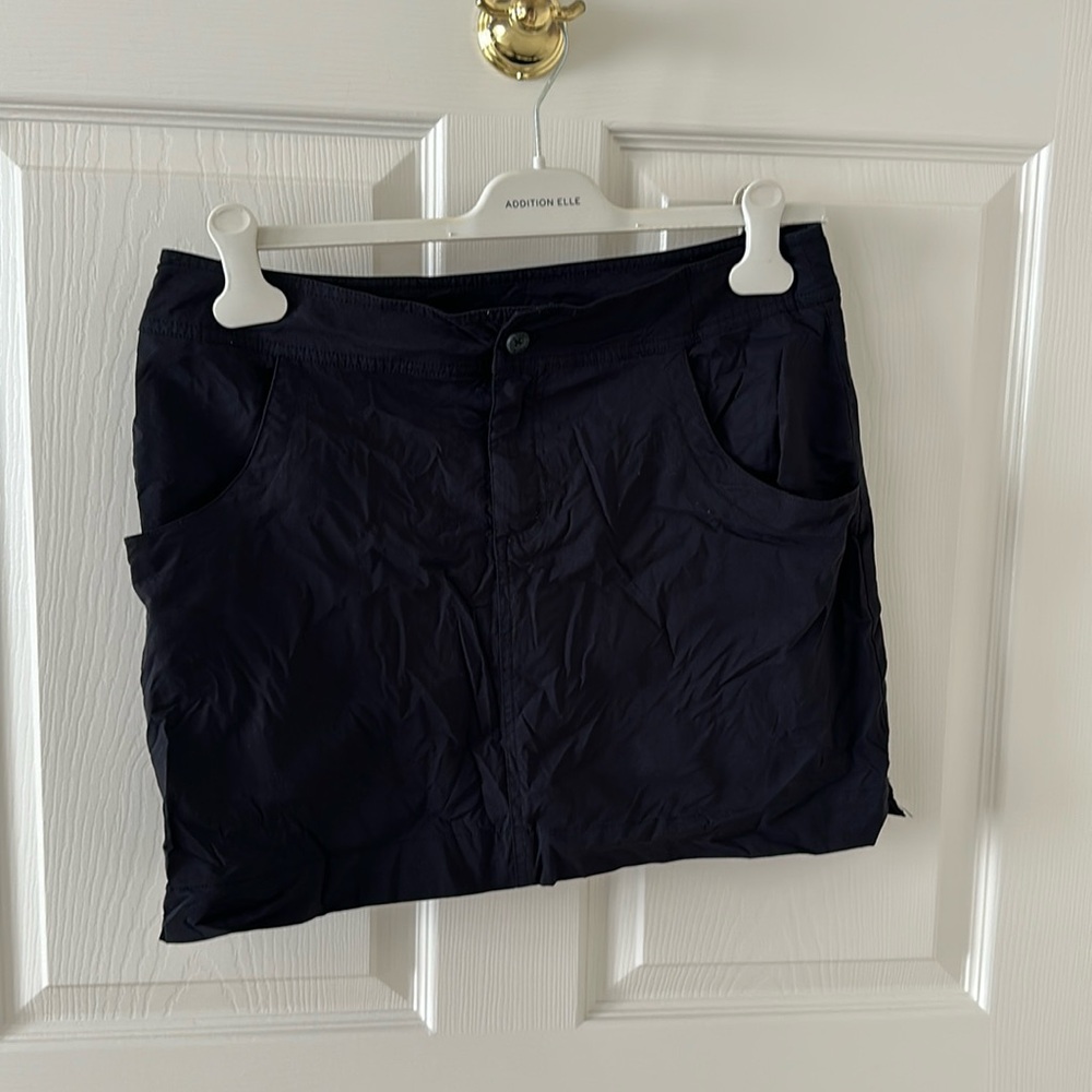 Cute black skort